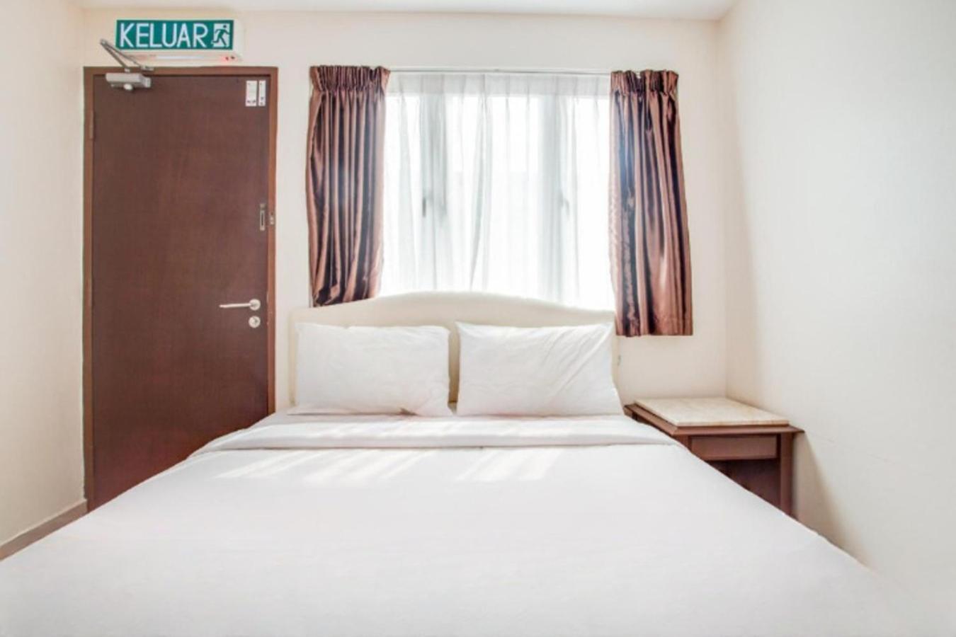 Sam Hotel Sitiawan Exterior photo