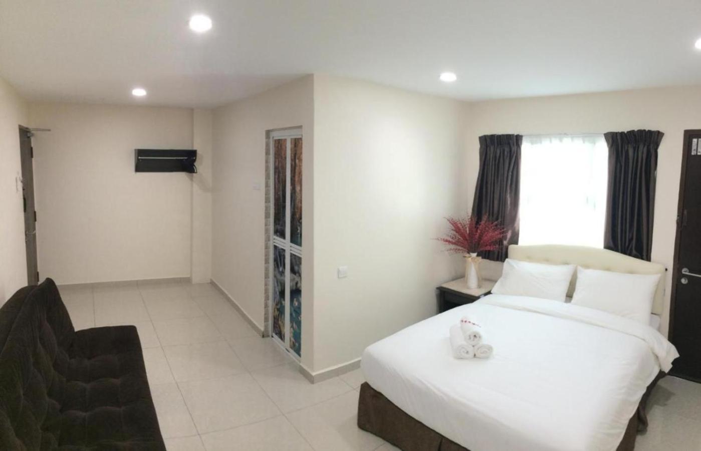 Sam Hotel Sitiawan Exterior photo